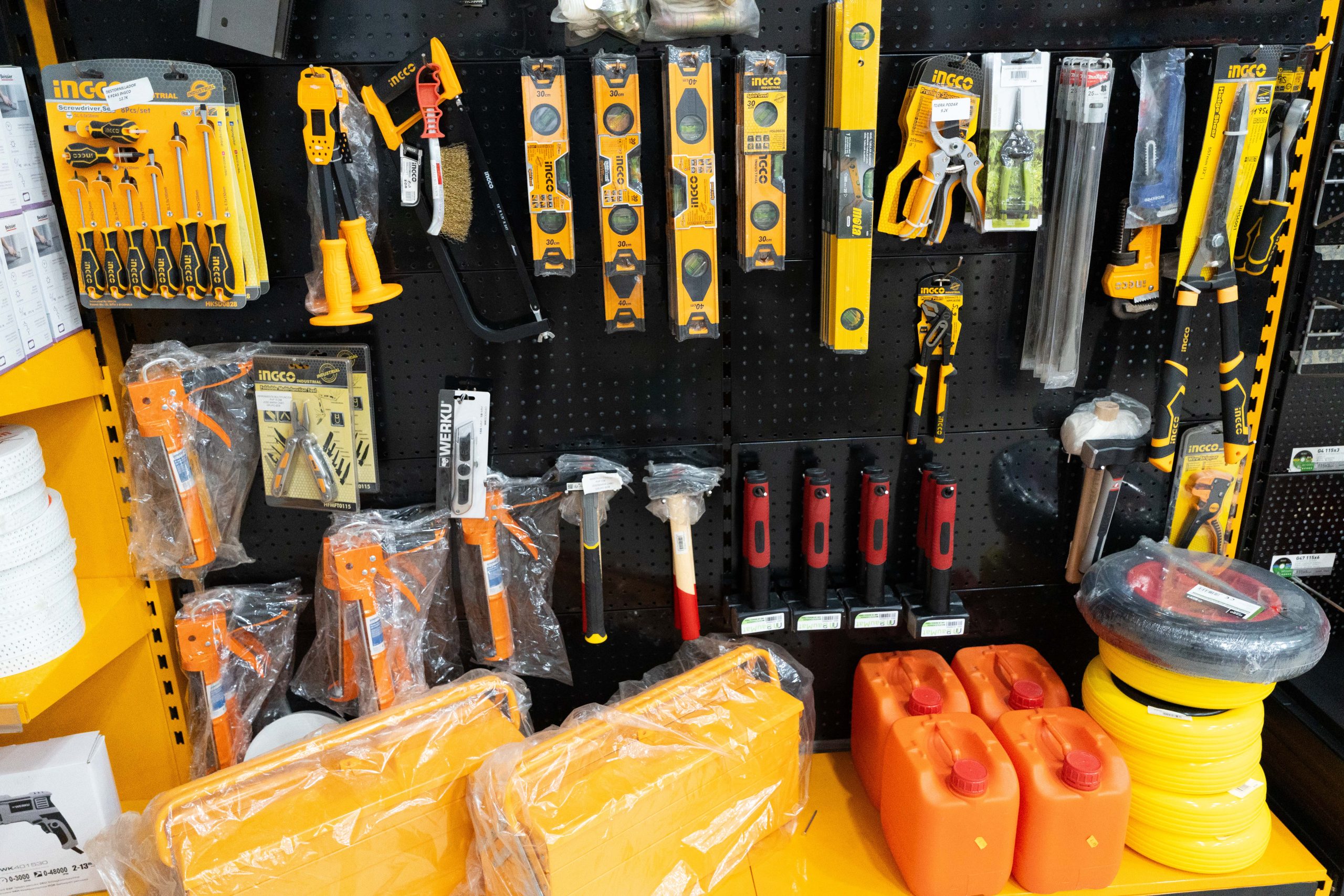 Construcción y Ferretería